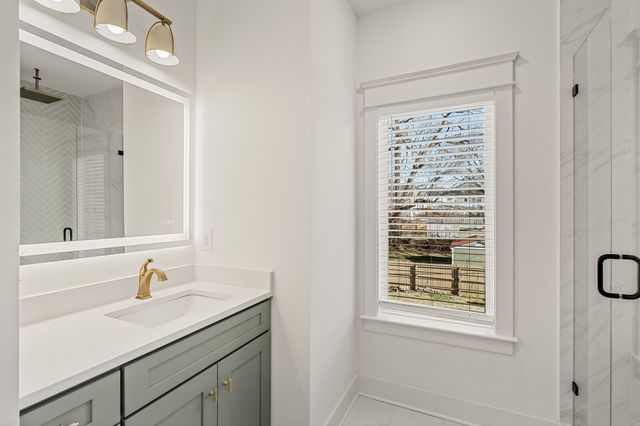 5011C Illinois Ave, Nashville, TN 37209