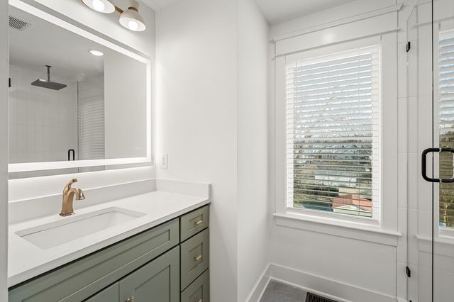 5011C Illinois Ave, Nashville, TN 37209