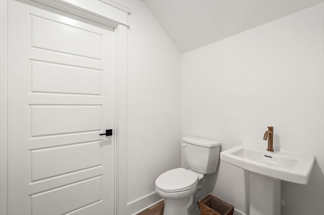 5011C Illinois Ave, Nashville, TN 37209