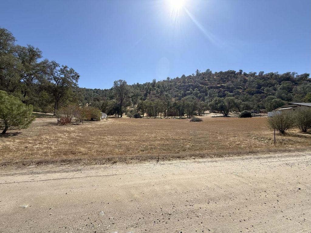27226 Twin Ponds Road, Clovis, CA 93619