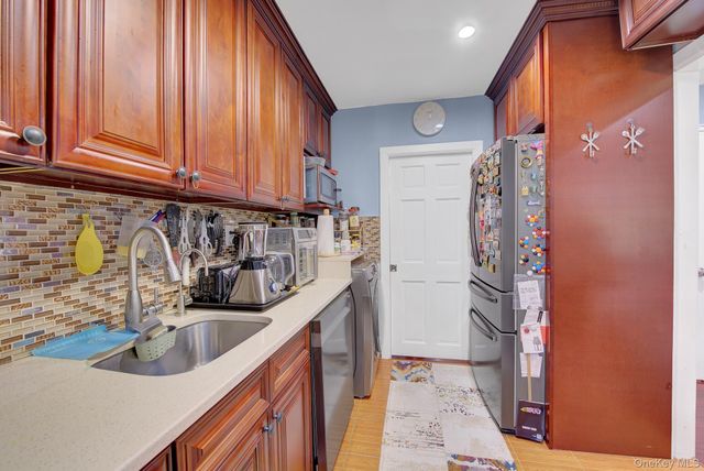 254-13A 74th Avenue GV64-H4-1160, Glen Oaks, NY 11004