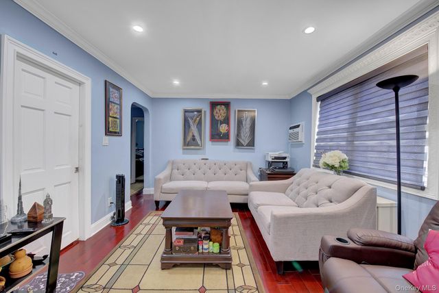 254-13A 74th Avenue GV64-H4-1160, Glen Oaks, NY 11004