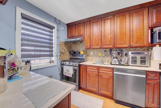 254-13A 74th Avenue GV64-H4-1160, Glen Oaks, NY 11004