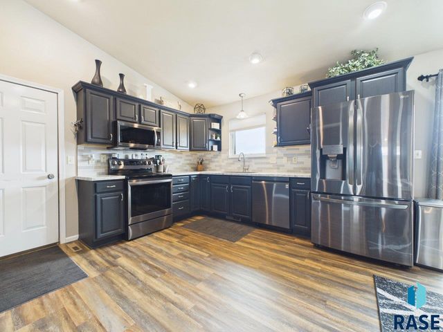 405 S Nicole Ave Avenue, Crooks, SD 57020