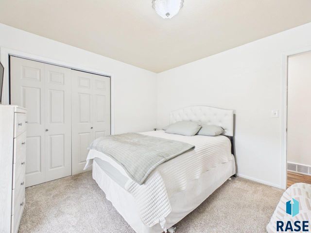 405 S Nicole Ave Avenue, Crooks, SD 57020