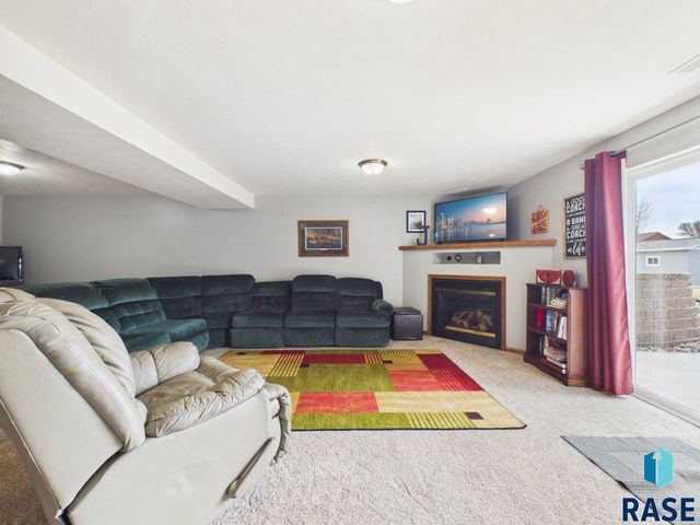 405 S Nicole Ave Avenue, Crooks, SD 57020