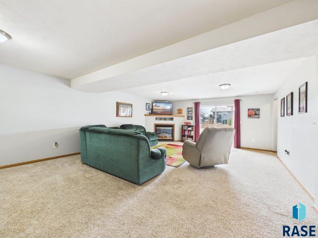 405 S Nicole Ave Avenue, Crooks, SD 57020