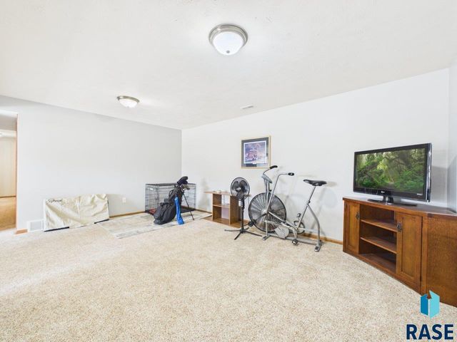 405 S Nicole Ave Avenue, Crooks, SD 57020