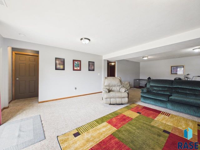 405 S Nicole Ave Avenue, Crooks, SD 57020