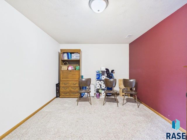 405 S Nicole Ave Avenue, Crooks, SD 57020