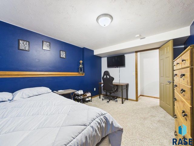 405 S Nicole Ave Avenue, Crooks, SD 57020