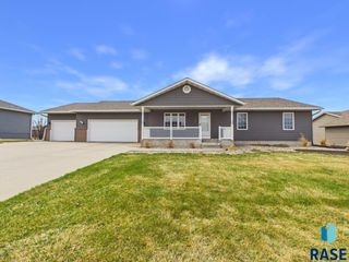 405 S Nicole Ave Avenue, Crooks, SD 57020