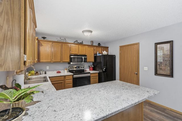 3045 W Darby Street, Springfield, MO 65810