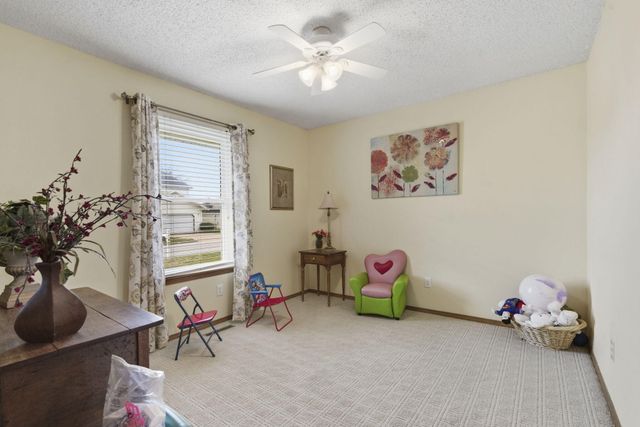 3045 W Darby Street, Springfield, MO 65810