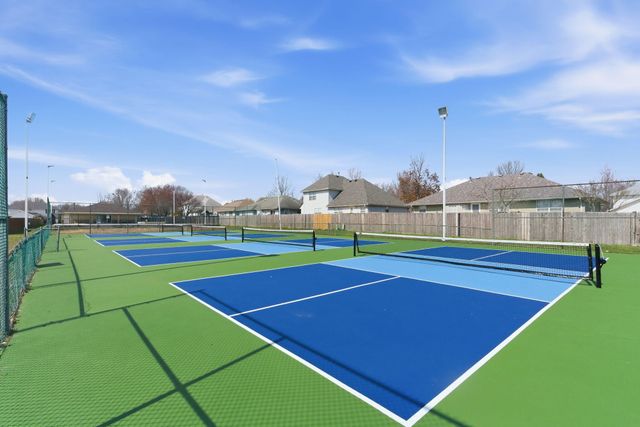 3045 W Darby Street, Springfield, MO 65810