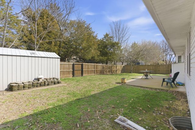 3045 W Darby Street, Springfield, MO 65810