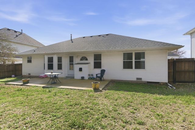 3045 W Darby Street, Springfield, MO 65810