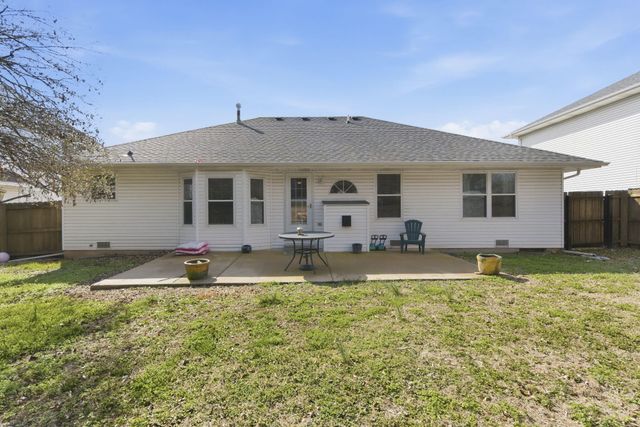 3045 W Darby Street, Springfield, MO 65810