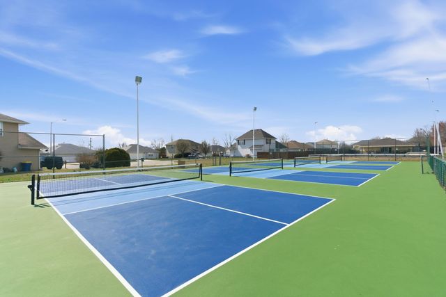 3045 W Darby Street, Springfield, MO 65810