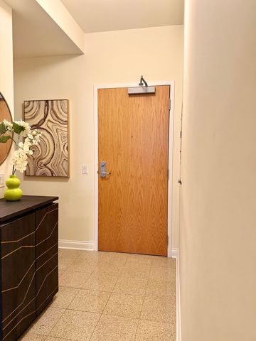 8 W Monroe Street 1105, Chicago, IL 60603