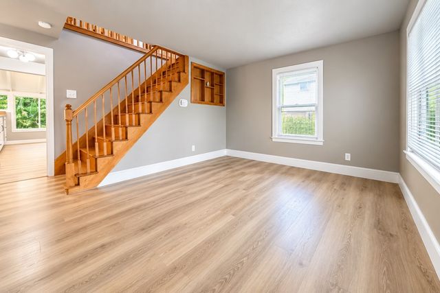 17 Royal St, Agawam, MA 01001