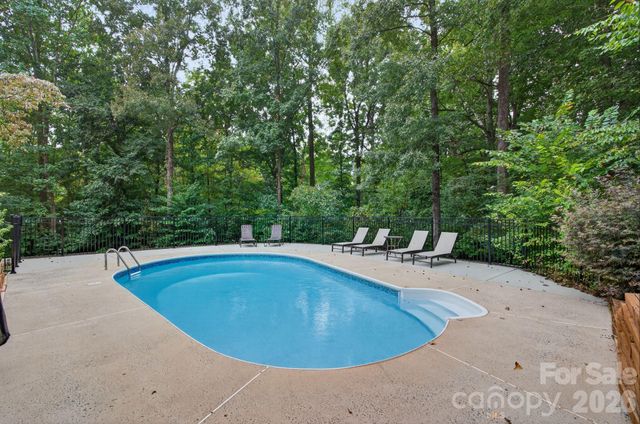 5800 Paper Whites Place, Charlotte, NC 28269