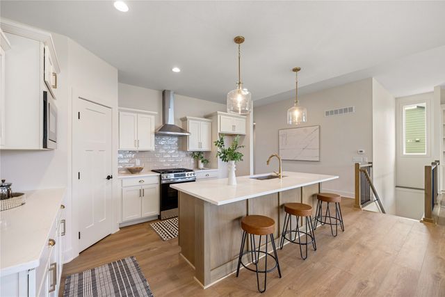 335 NW Red Oak Drive, Waukee, IA 50263