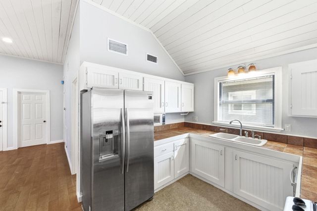 1811 Waterston Ave A, Austin, TX 78703