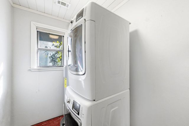 1811 Waterston Ave A, Austin, TX 78703