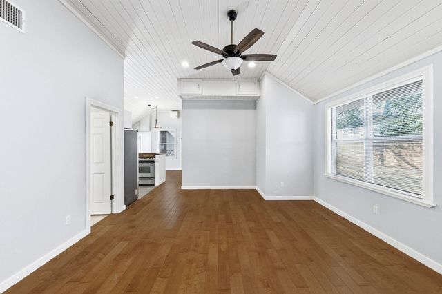 1811 Waterston Ave A, Austin, TX 78703