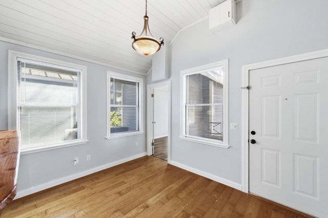 1811 Waterston Ave A, Austin, TX 78703