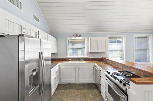 1811 Waterston Ave A, Austin, TX 78703