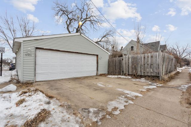 5301 Emerson Avenue N, Brooklyn Center, MN 55430