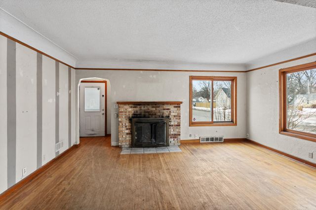 5301 Emerson Avenue N, Brooklyn Center, MN 55430