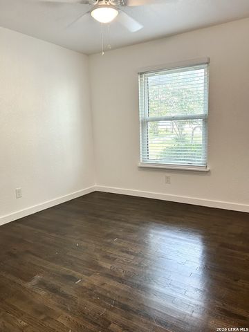 12116 Loop 107, Adkins, TX 78101