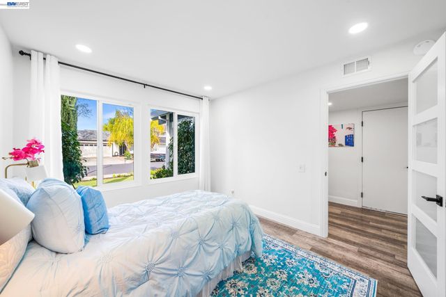 4019 Rennellwood Way, Pleasanton, CA 94566