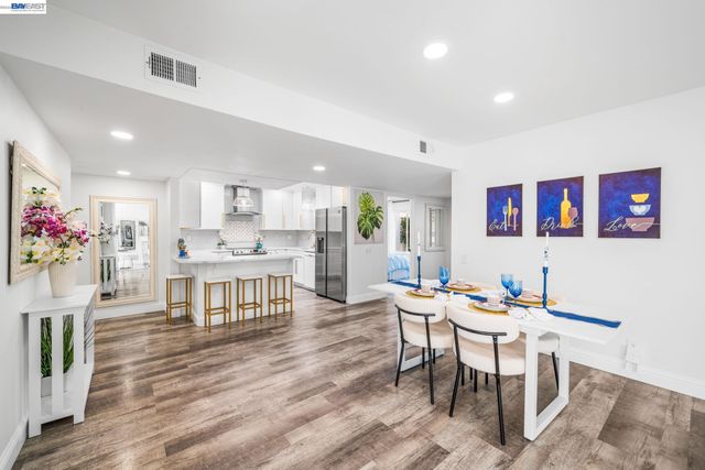 4019 Rennellwood Way, Pleasanton, CA 94566