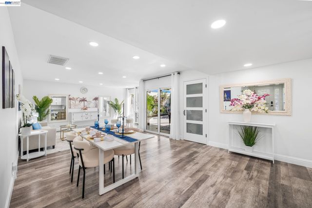 4019 Rennellwood Way, Pleasanton, CA 94566