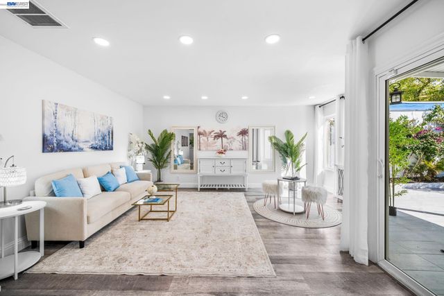 4019 Rennellwood Way, Pleasanton, CA 94566