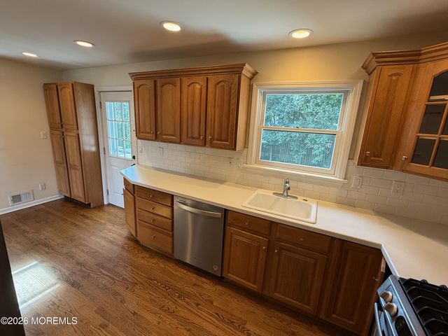 34 Highland Avenue, Rumson, NJ 07760