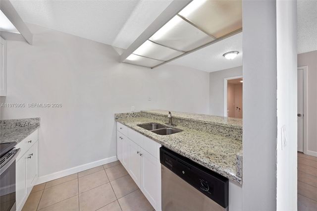 2206 22nd Way, West Palm Beach, FL 33407