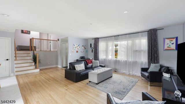 2101 Orchard Ter, Linden City, NJ 07036