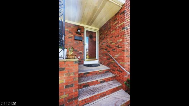 2101 Orchard Ter, Linden City, NJ 07036