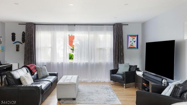 2101 Orchard Ter, Linden City, NJ 07036