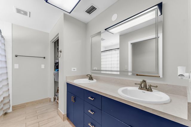 8880 NW 7TH Street, Pembroke Pines, FL 33024