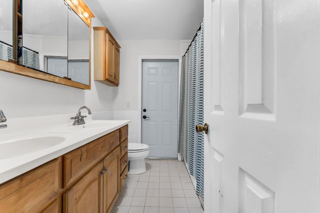 8880 NW 7TH Street, Pembroke Pines, FL 33024