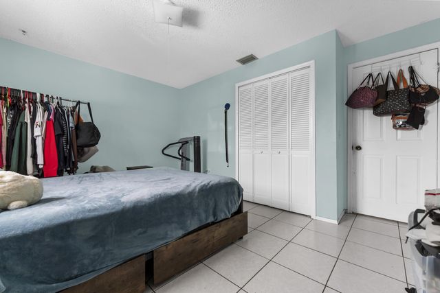 8880 NW 7TH Street, Pembroke Pines, FL 33024