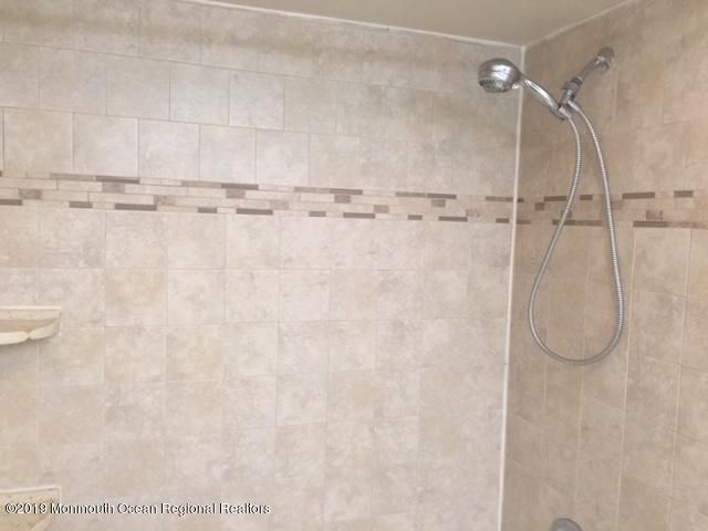 171 Amberly Drive H, Manalapan, NJ 07726