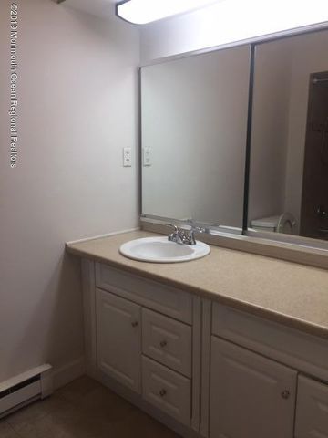 171 Amberly Drive H, Manalapan, NJ 07726