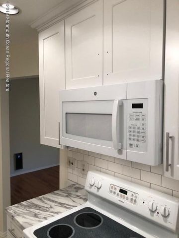 171 Amberly Drive H, Manalapan, NJ 07726